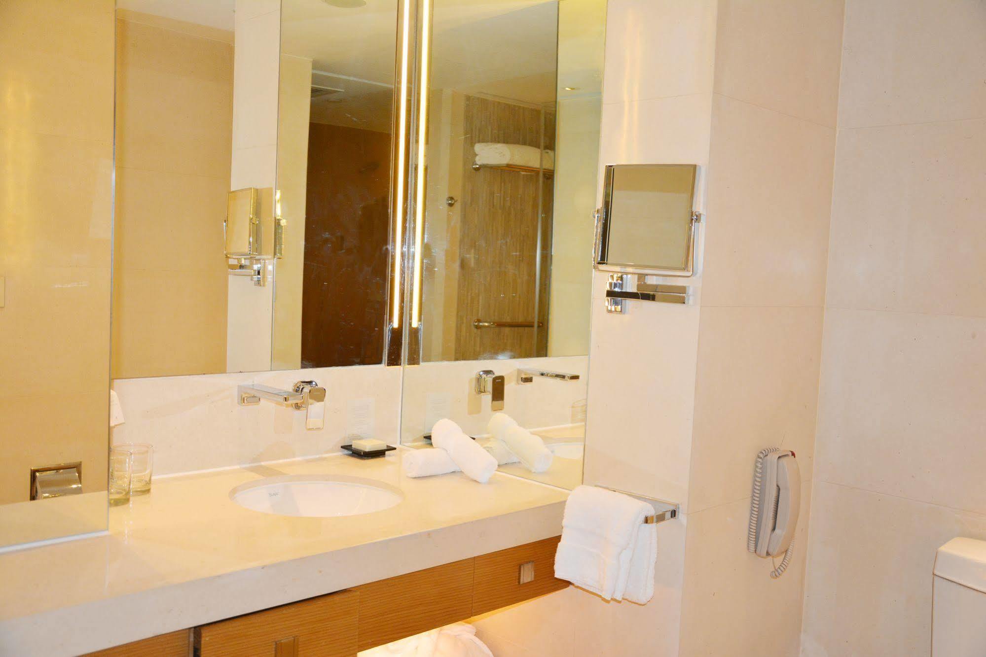 Caption By Hyatt Zhongshan Park Hotel 4*